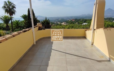 Magnificent villa with beautiful views and privacy in Sierra Altea Golf.